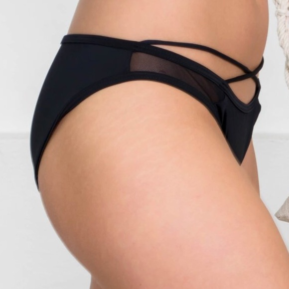 Black Bikini with Crisscross Detail - Picture 7 of 8